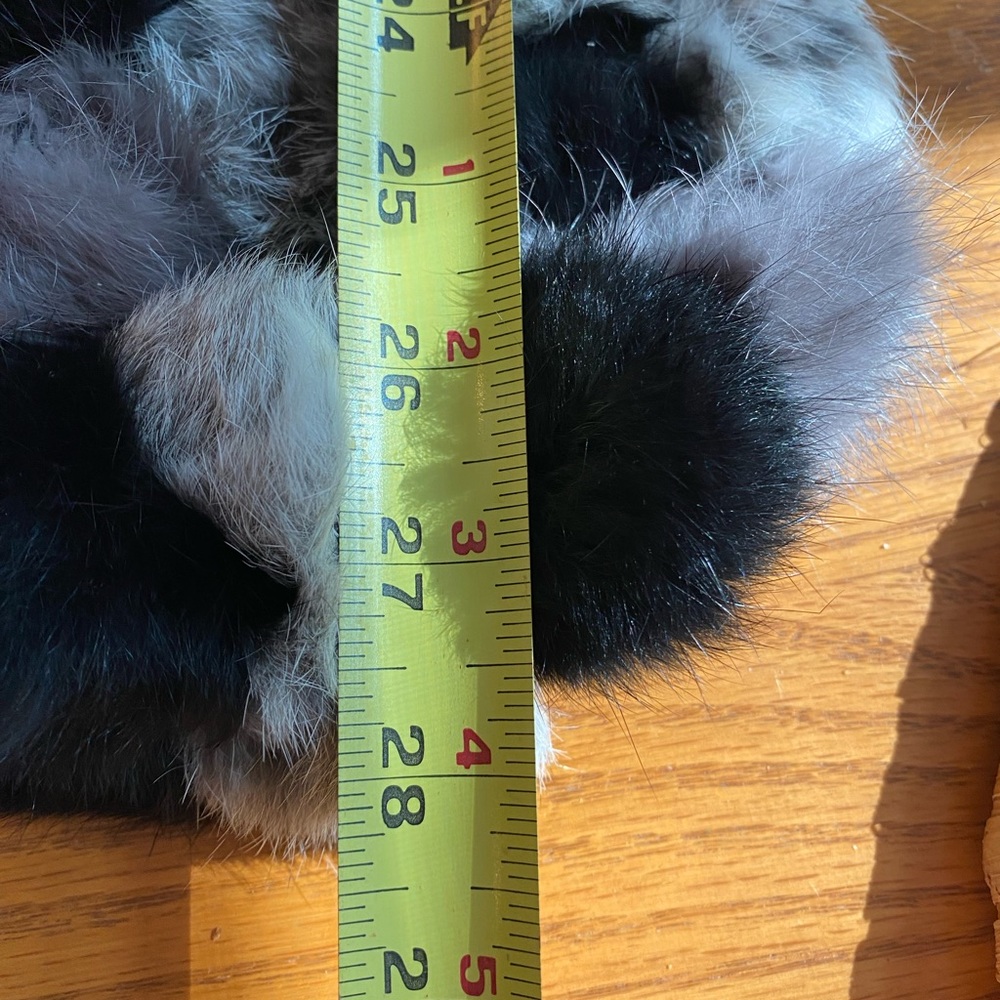 NWOT Rabbit fur scarf - Picture 10 of 10